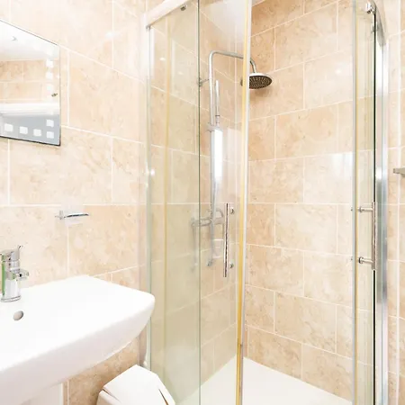 דירה Modern Studio Apartment Near Airport With Free Parking